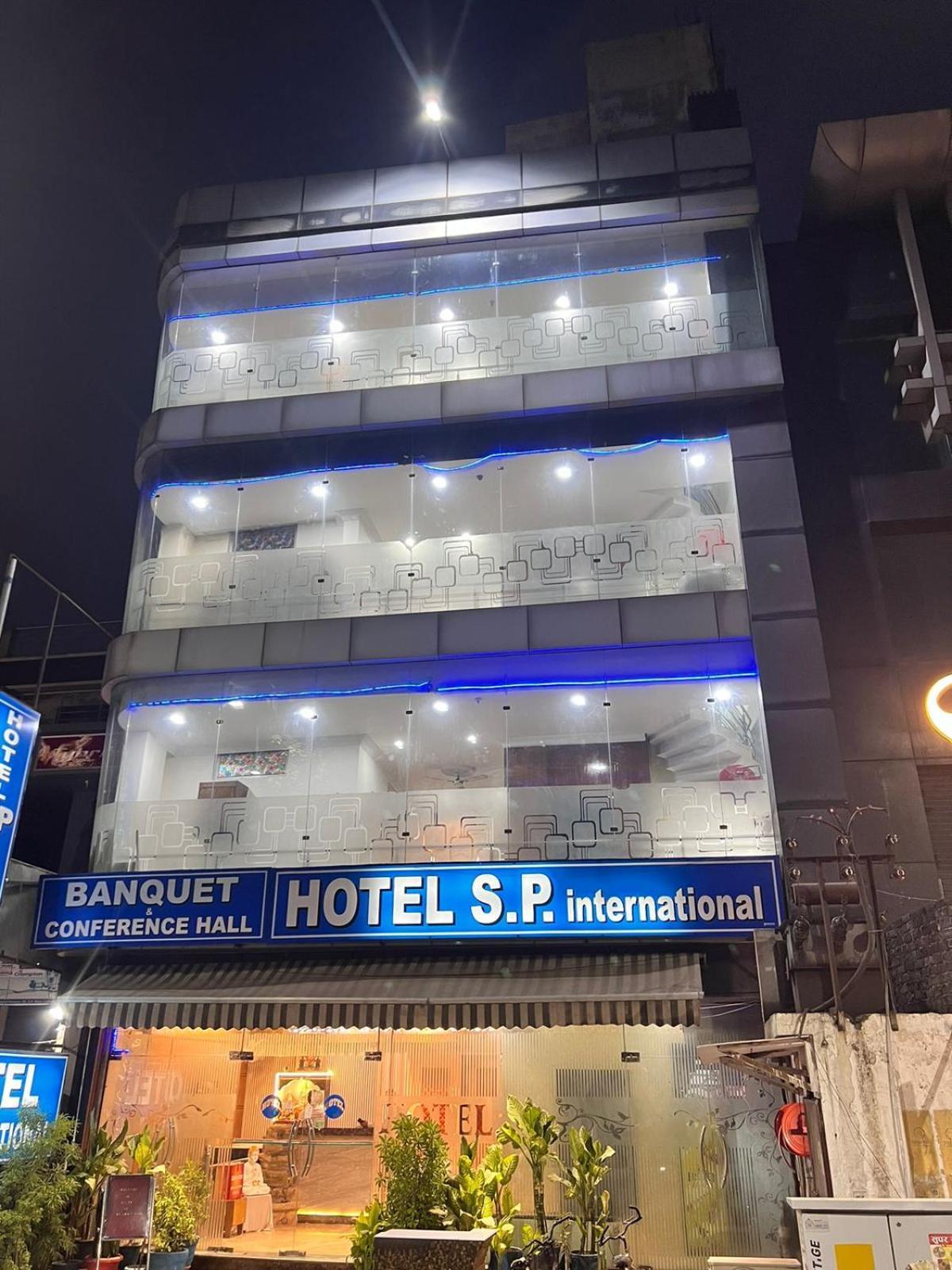 Hotel S P International A Unit Of Mavis Group Lucknow Extérieur photo
